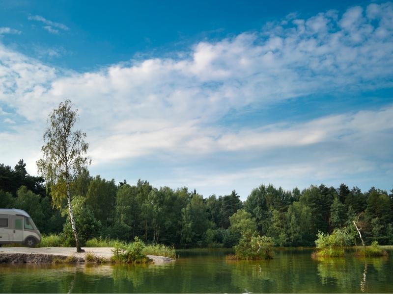 motorhom wild camping Germany by a lake