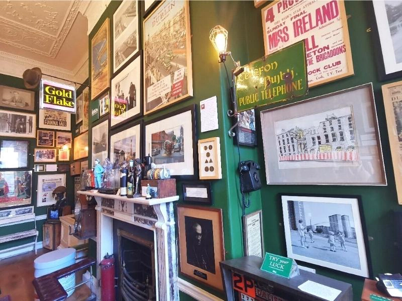 Pictures and Irish memorobilia in the Little Musuem of Dublin