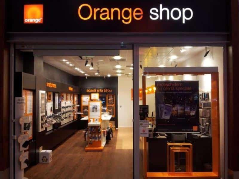 Orange Holiday Europe SIM store front