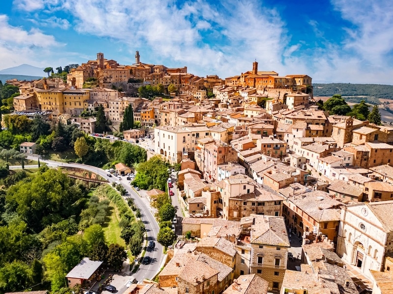 a medieval and Renaissance hill town in the Italian province of Siena in southern Tuscany, It
