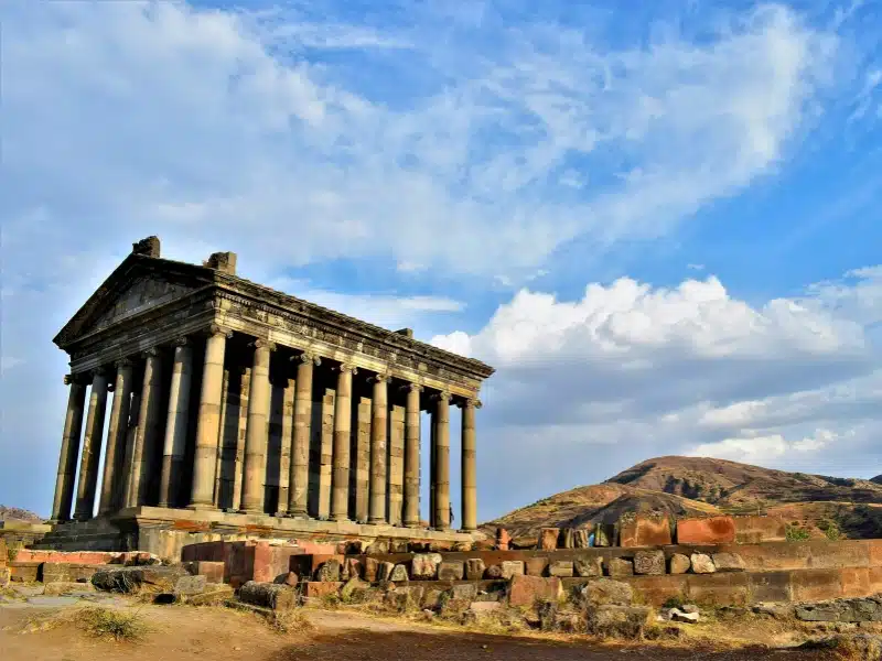 Greek temple with eight columns on either side