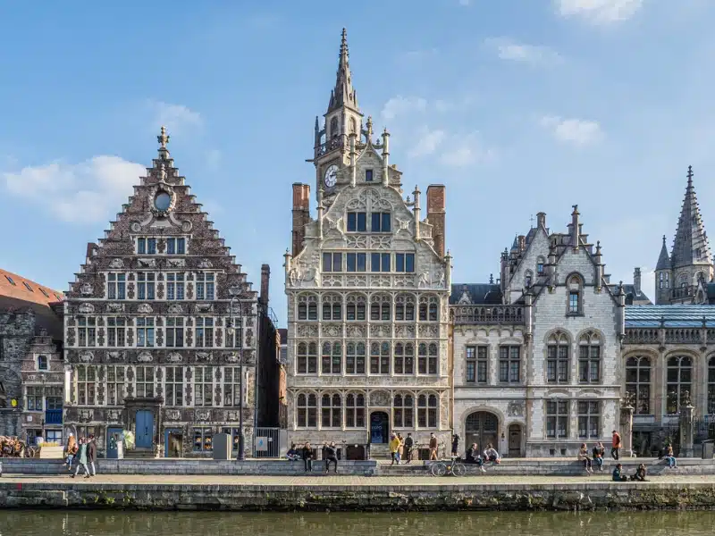 historic Durch buildings along a canalside