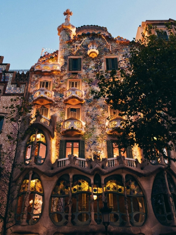 Casa Batlló at night, Passeig de Gràcia, Barcelona, Spain