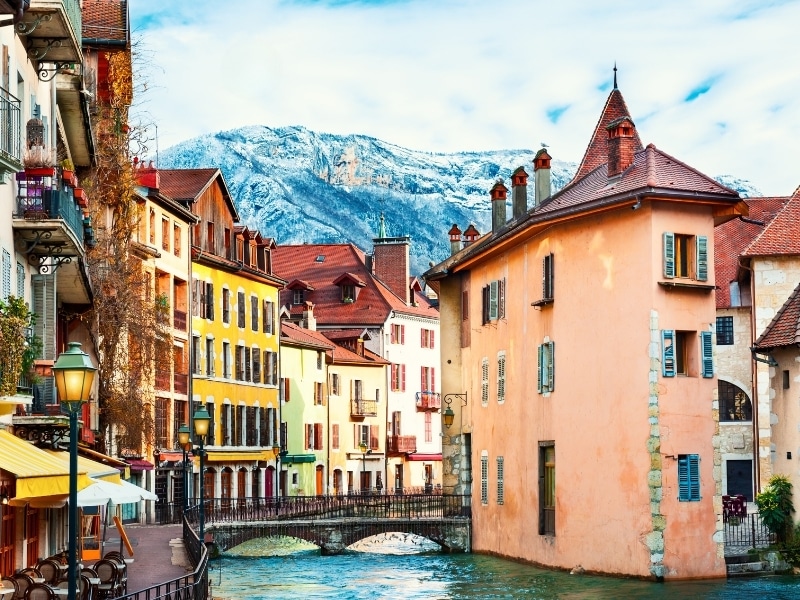 Old town with colorful buildings on canal in Annecy, France. 