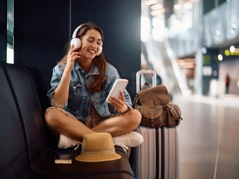 How to Enjoy Online Gaming While Travelling